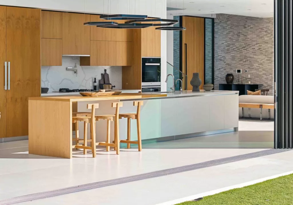 cucina moderna con isola